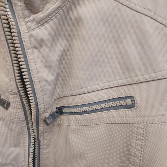 Guess NWT Medium White Smoke Textured Zipper Jacket 4 front zippered pockets - Picture 6 of 11